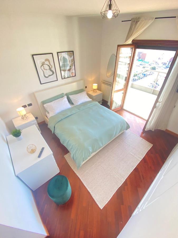 Golden Hour Apartment - Panoramic Terrace 菲乌米奇诺 外观 照片