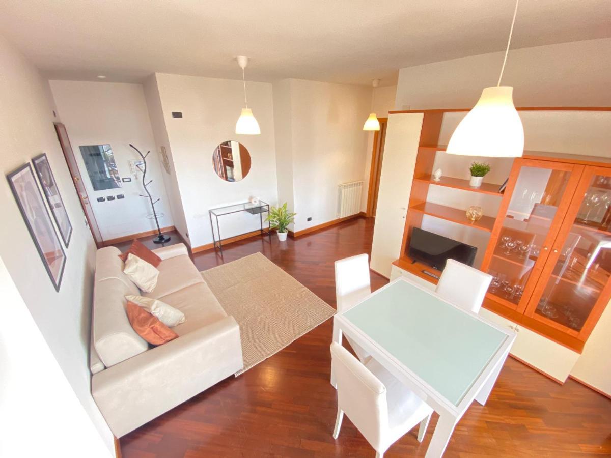 Golden Hour Apartment - Panoramic Terrace 菲乌米奇诺 外观 照片